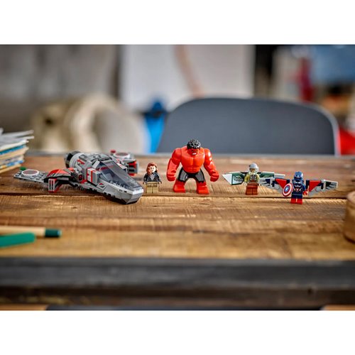 LEGO 76292 Captain America vs. Red Hulk Battle