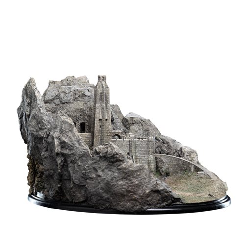 The Lord of the Rings Helm's Deep Environment Statue
