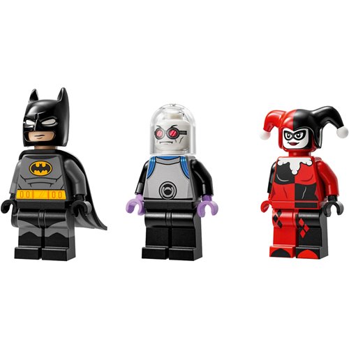 LEGO 76274 Batman with the Batmobile vs. Harley Quinn and Mr. Freeze