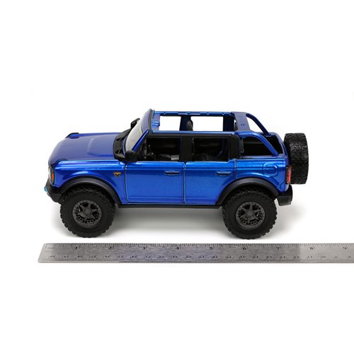 Just Trucks 2021 Ford Bronco Candy Blue 1:24 Scale Die-Cast Metal Vehicle with Tire Rack
