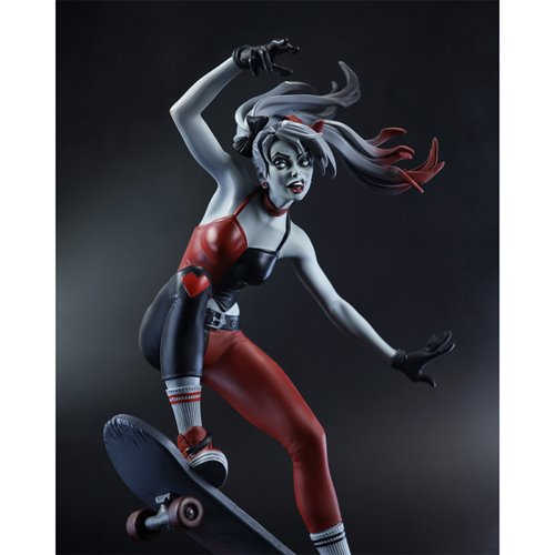Harley Quinn Red, White and Black by Ivan Tao 1:10 Scale Resin Statue