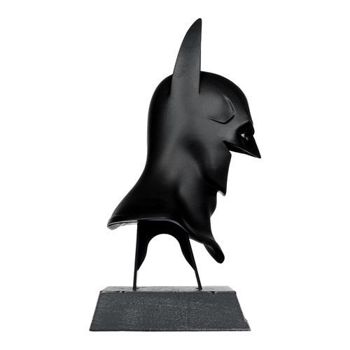 DC Direct Prop Replica Wave 3 Batman Arkham Asylum 1:3 Scale Cowl