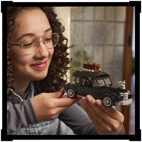 LEGO 76786 Wednesday Morticia's Cottage