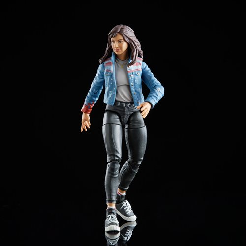 Doctor Strange in the Multiverse of Madness Marvel Legends America Chavez 6-Inch Action Figure