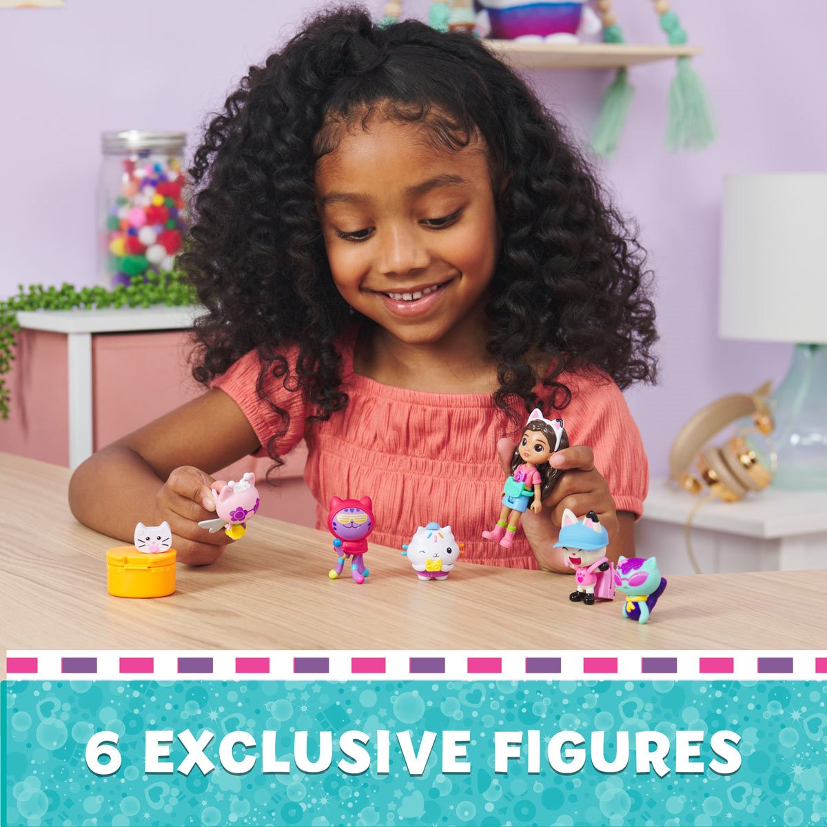 Gabby's Dollhouse, Deluxe Figure Gift Set with 7 Toy Figures and Surprise  Acc