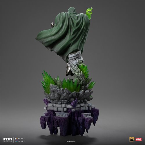 Doctor Doom Infinity Gauntlet Battle Diorama Series 1:10 Deluxe Art Scale Limited Edition Statue
