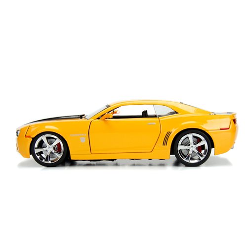 Transformers Hollywood Rides Bumblebee 2006 Chevy Camaro 1:24 Scale Die-Cast Metal Vehicle with Coin