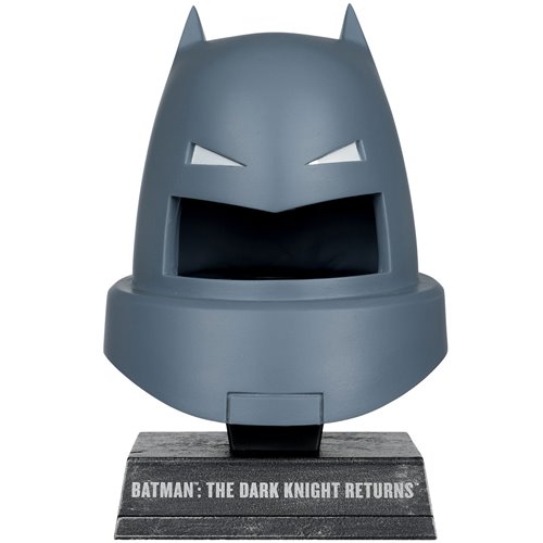 DC Direct Prop Replica Wave 5 Armored Batman The Dark Knight Returns 1:3 Scale Cowl