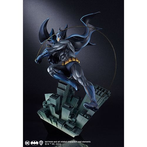 DC Comics Batman Art Respect 1:6 Scale Statue