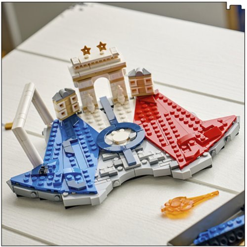 LEGO® Editions 43013 Kylian Mbappé – Soccer Highlights