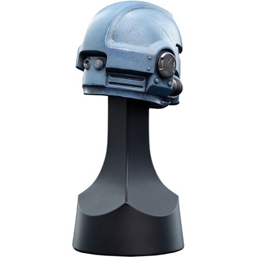Warhammer 40,000 Space Wolves Miniature Helmet Statue