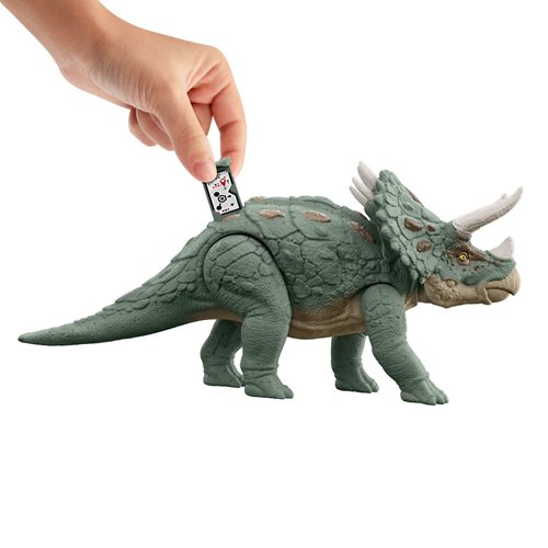 Jurassic World Gigantic Trackers Triceratops Action Figure
