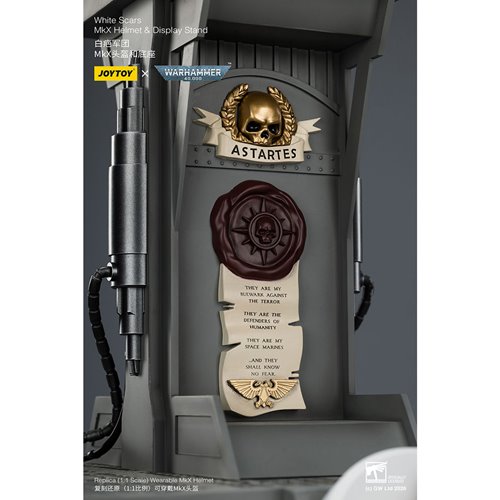 Joy Toy Warhammer 40,000 White Scars MKX 1:1 Scale Roleplay Helmet Prop Replica with Stand