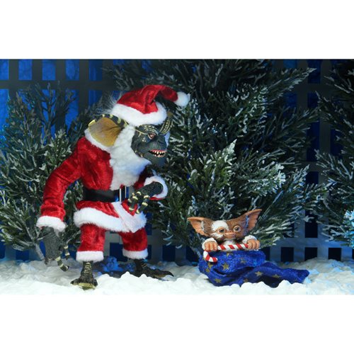 Gremlins Santa Stripe and Gizmo 7-Inch Scale Action Figure 2-Pack
