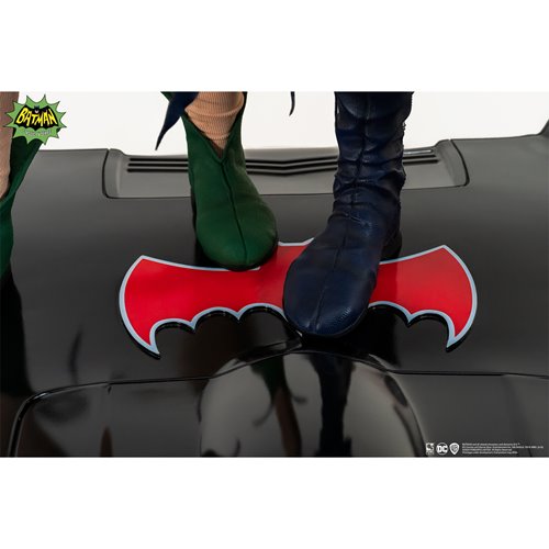 Batman 1966 Classic TV Series Batman and Robin 1:4 Scale Resin Statue