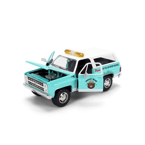 Hollywood Rides Smokey Bear 1980 Chevrolet Blazer 1:24 Scale Die-Cast Metal Vehicle with Smokey Bear