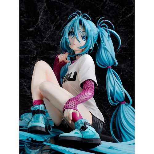 Vocaloid Hatsune Miku x Mai Yoneyama The Latest Street Style Cute