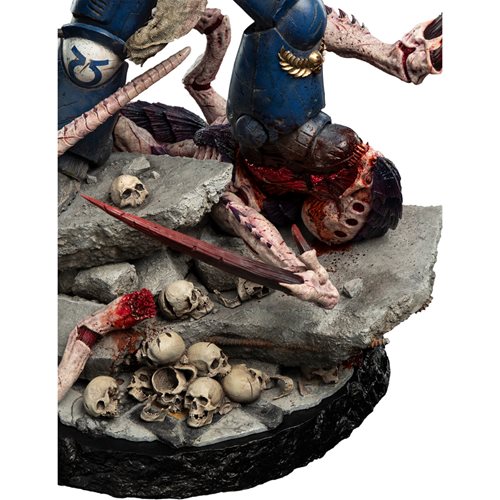 Warhammer 40,000 - Lieutenant Titus (Battleline Edition) 1/6 Scale Sta -  Spec Fiction Shop