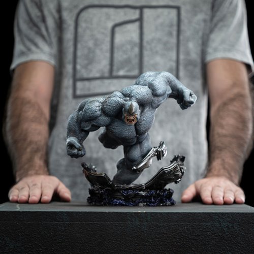 Rhino Limited Edition 1:10 Art Scale Statue