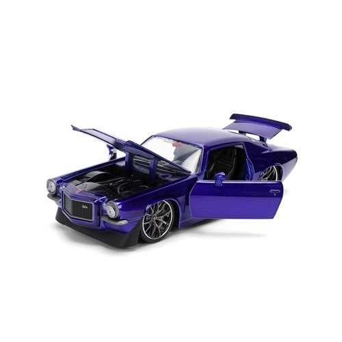 Bigtime Muscle 1971 Chevrolet Camaro Candy Purple 1:24 Scale Die-Cast Metal Vehicle
