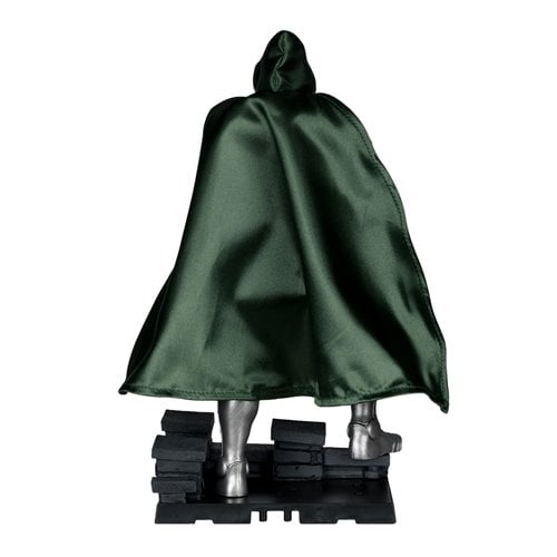 Marvel Wave 8 Doctor Doom #1 1:6 Scale Posed Figure with Scene and Comic