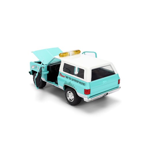 Hollywood Rides Smokey Bear 1980 Chevrolet Blazer 1:24 Scale Die-Cast Metal Vehicle with Smokey Bear