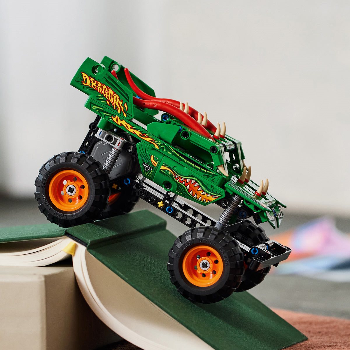 LEGO Technic 42149 Monster Jam Dragon, 2-en-1, Monster Truck Jouet, Voiture  de Course - ADMI