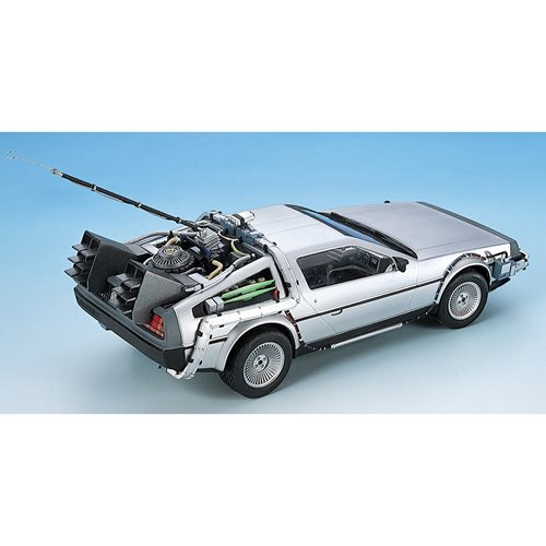 Back to the Future Part I DeLorean 1:24 Scale Model Kit