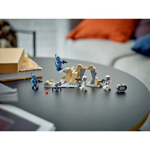 LEGO 75373 Star Wars: The Mandalorian Ambush on Mandalore Battle Pack