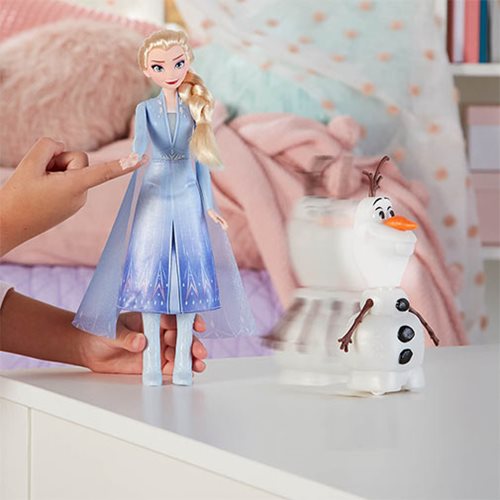 Frozen 2 Talk and Glow Olaf and Elsa Dolls