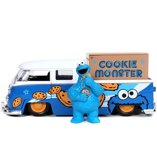 Sesame Street Cookie Monster 1962 Volkswagen Bus 1:24 Scale Die-Cast Metal Vehicle with Figure