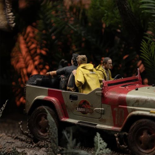 Jurassic Park T-Rex Chase 1:20 Demi Art Scale Limited Edition Statue