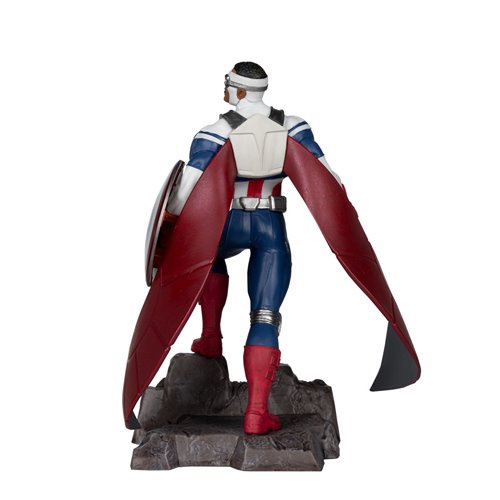 Marvel Captain America All-New Captain America #1 1:10 Scale Posed Figure with Scene and Comic