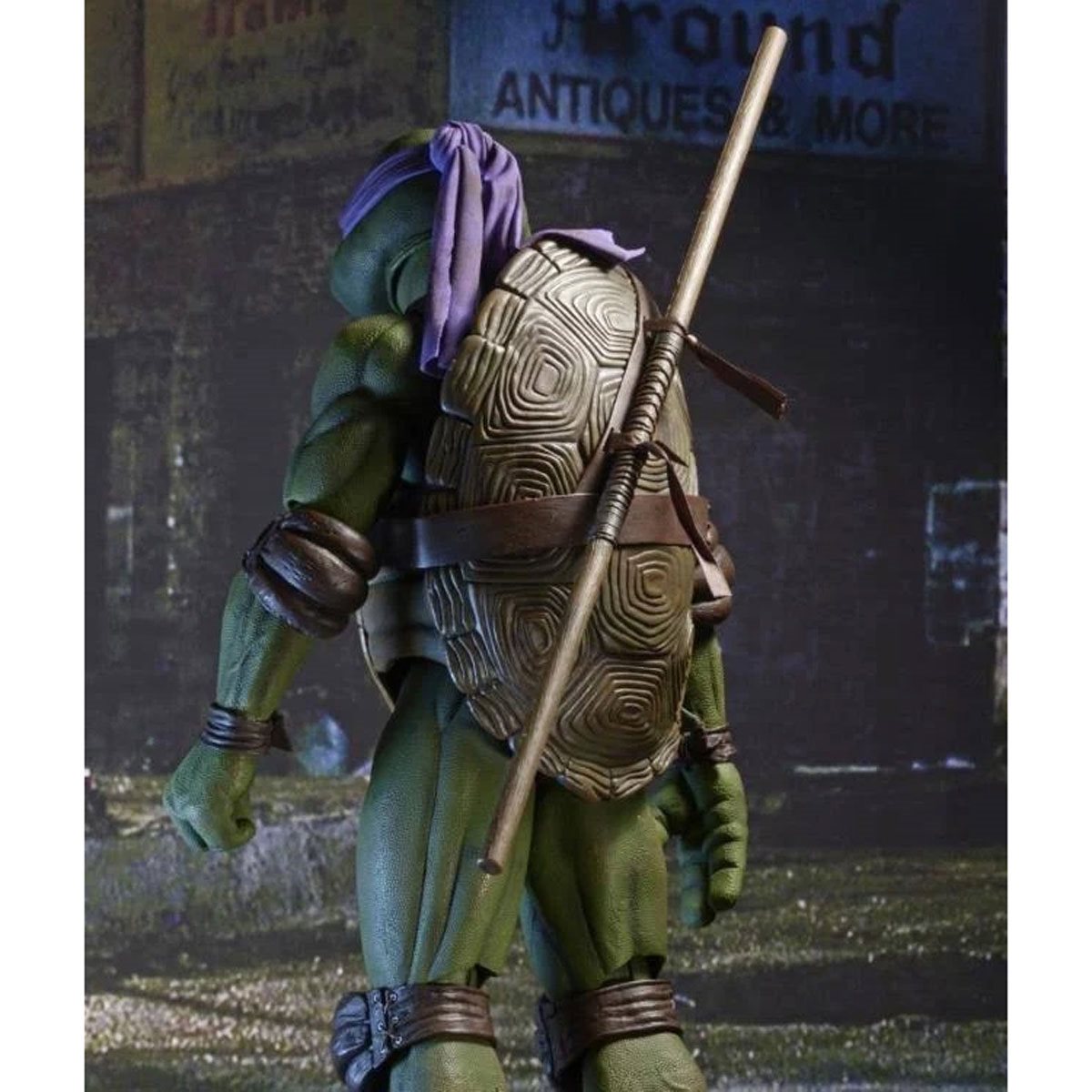  NECA - Teenage Mutant Ninja Turtles (1990 Movie) - 1/4 Scale  Action Figure - Donatello : Toys & Games