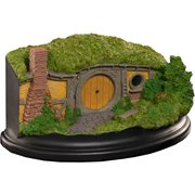 The Lord of the Rings 3 Bagshot Row Hobbit Hole Statue