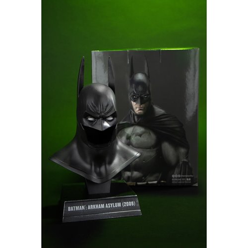 DC Direct Prop Replica Wave 3 Batman Arkham Asylum 1:3 Scale Cowl