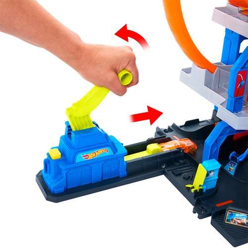 Hot Wheels Mega Loop Garage Track Set