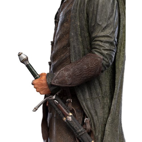 The Lord of the Rings Aragorn Hunter of the Plains 1:6 Scale Statue