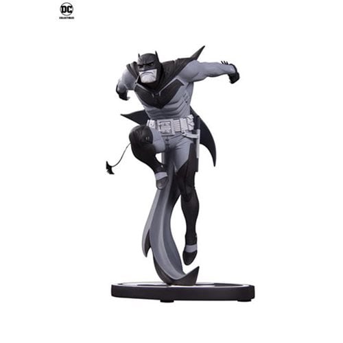 Knight Batman by Sean Murphy Resin Statue DC Collectibles Batman Black & White 