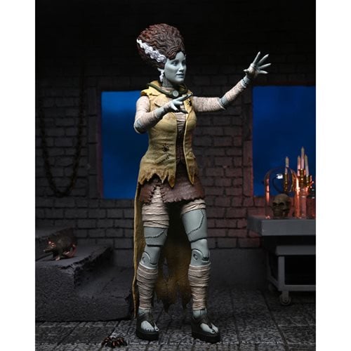 Universal Monsters x Teenage Mutant Ninja Turtles Ultimate April O'Neil as The Bride 7-Inch Scale Action Figure