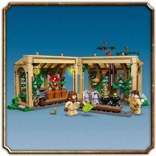 LEGO 76445 Harry Potter Hogwarts Castle: Herbology Class