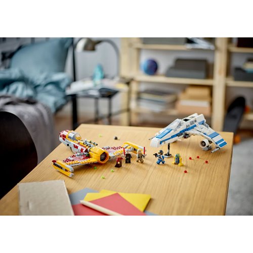 LEGO Star Wars 75364 New Republic E-Wing vs. Shin Hati's Starfighter
