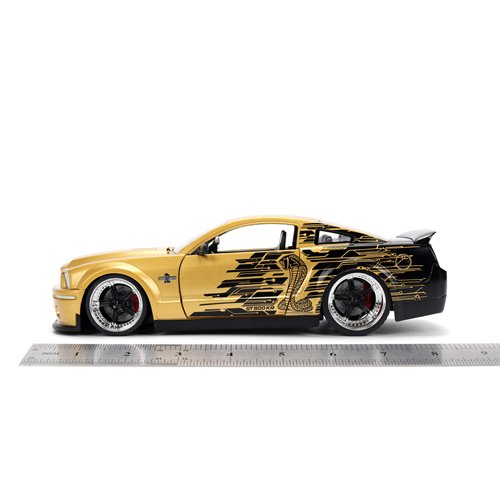 Bigtime Muscle 2008 Ford Shelby GT-500KR 1:24 Scale Die-Cast Metal Vehicle