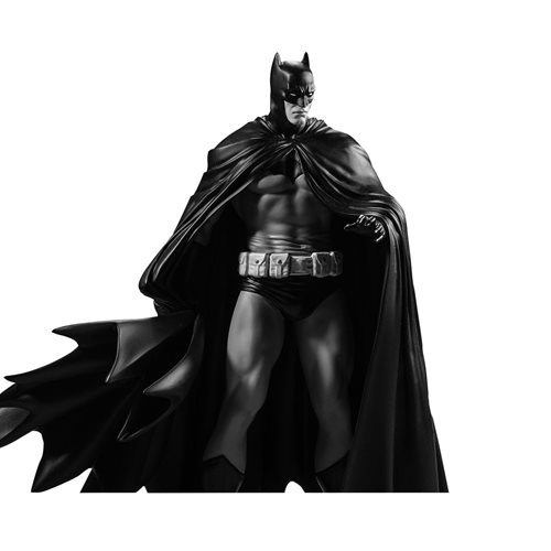 Batman Black and White by Lee Weeks Resin 1:10 Scale Statue