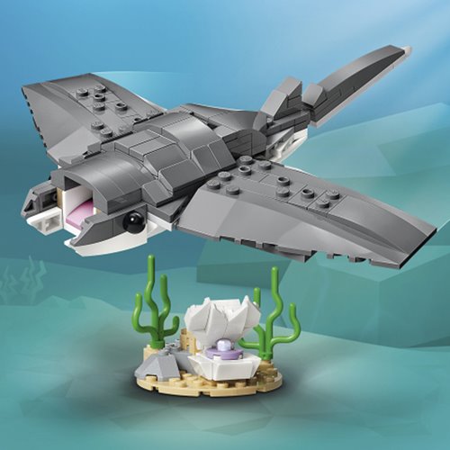 LEGO Creator 31381 Fierce Shark with a Treasure Chest