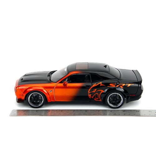 Pink Slips Wave 1 2015 Dodge Challenger SRT Hellcat Redeye Widebody 1:18 Scale Die-Cast Metal Vehicl