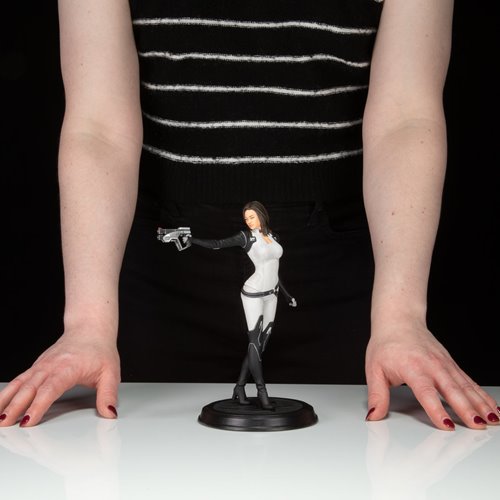 Mass Effect Miranda Lawson Statue