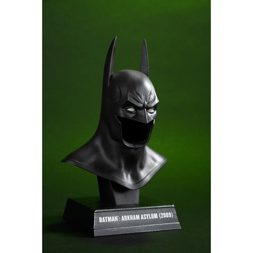 DC Direct Prop Replica Wave 3 Batman Arkham Asylum 1:3 Scale Cowl