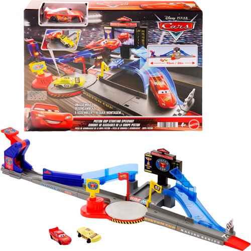 Cars Lightning McQueen Jump & Stunt Raceway Playset