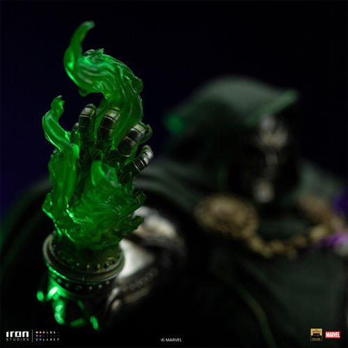 Doctor Doom Infinity Gauntlet Battle Diorama Series 1:10 Deluxe Art Scale Limited Edition Statue